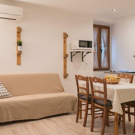 Apartment Vale Ровин Екстериор снимка