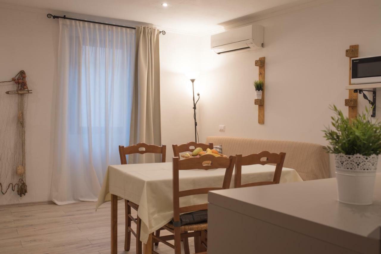 Apartment Vale Ровин Екстериор снимка
