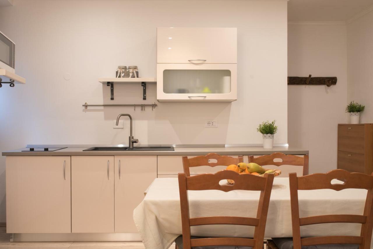 Apartment Vale Ровин Екстериор снимка