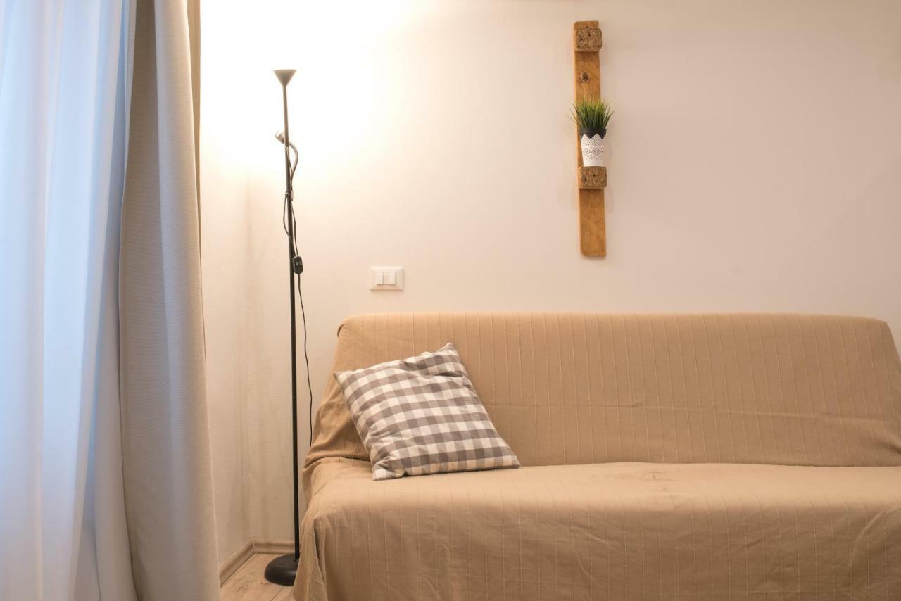 Apartment Vale Ровин Екстериор снимка