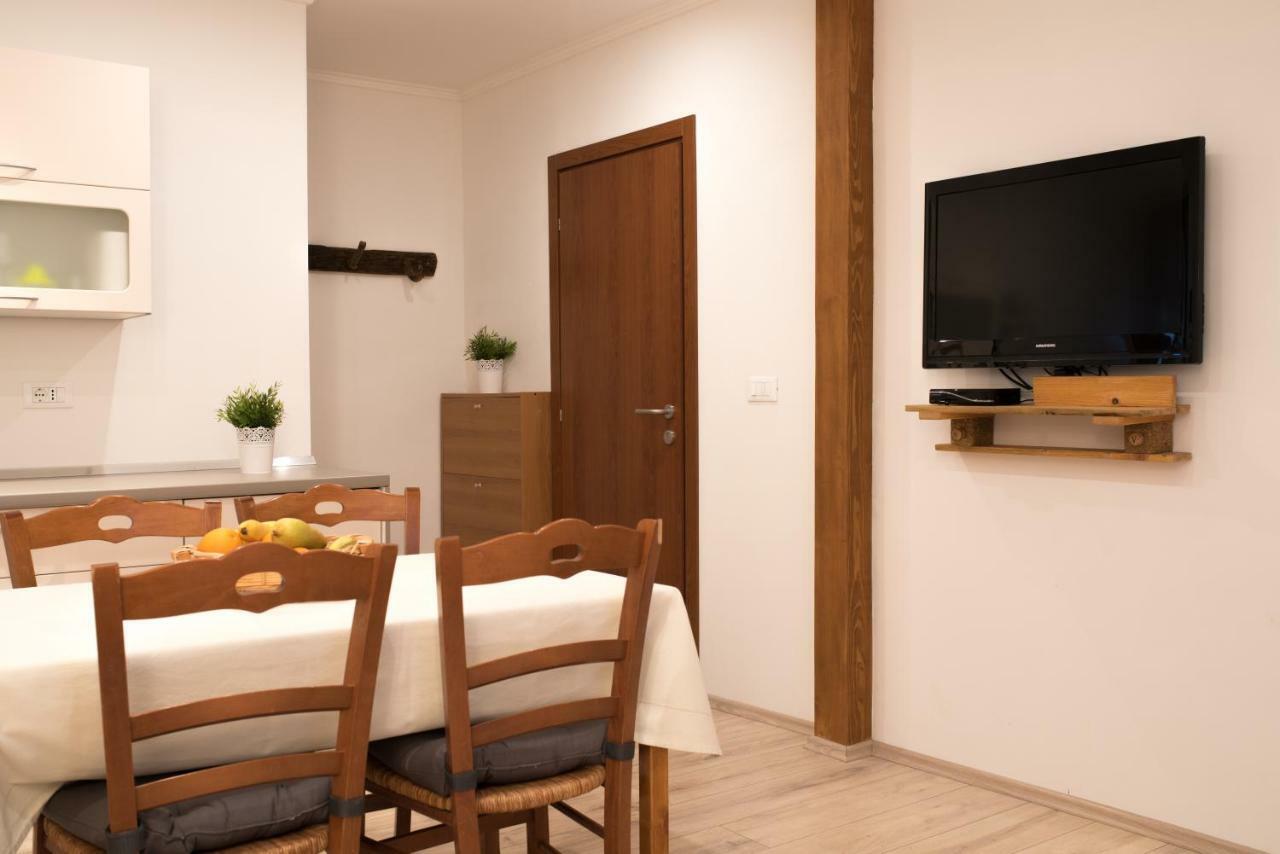 Apartment Vale Ровин Екстериор снимка